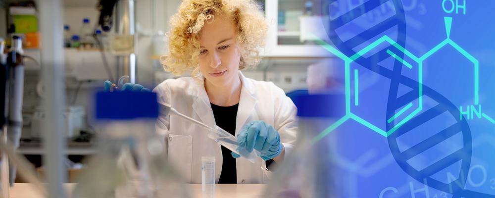 Forskare arbetar i laboratoriet，bild páDNA-sträng och kemisk formell公司。
