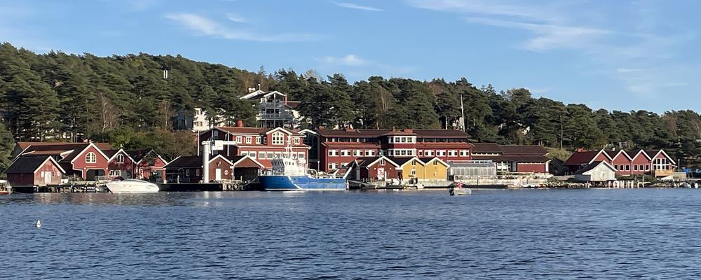 Tjärnö Marine Laboratory from the sea