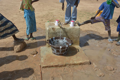 Genrebild från Senegal där kolerautbrott förekommer (Matton images) 