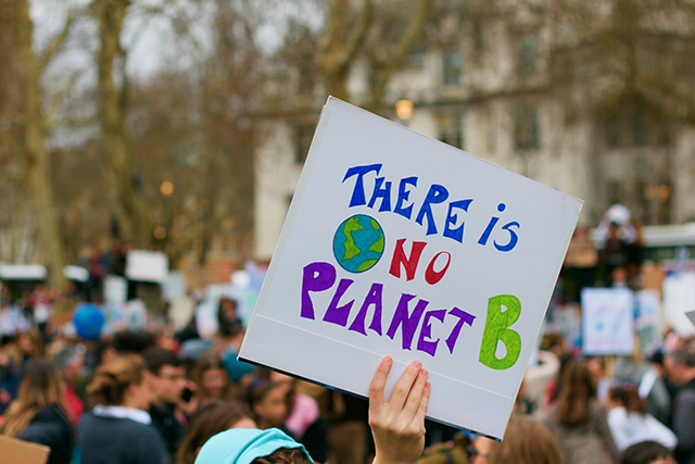 Protestplakat med texten: There is no planet B