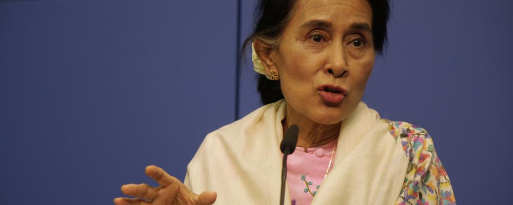 Porträtt av Aung San Suu Kyi, fotografi.